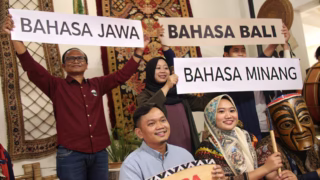 Perkembangan Bahasa Daerah: Ancaman & Strategi Pelestarian