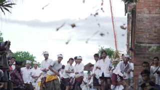 Tradisi Perang Topat