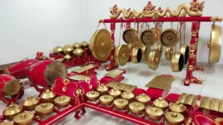 alat musik gamelan